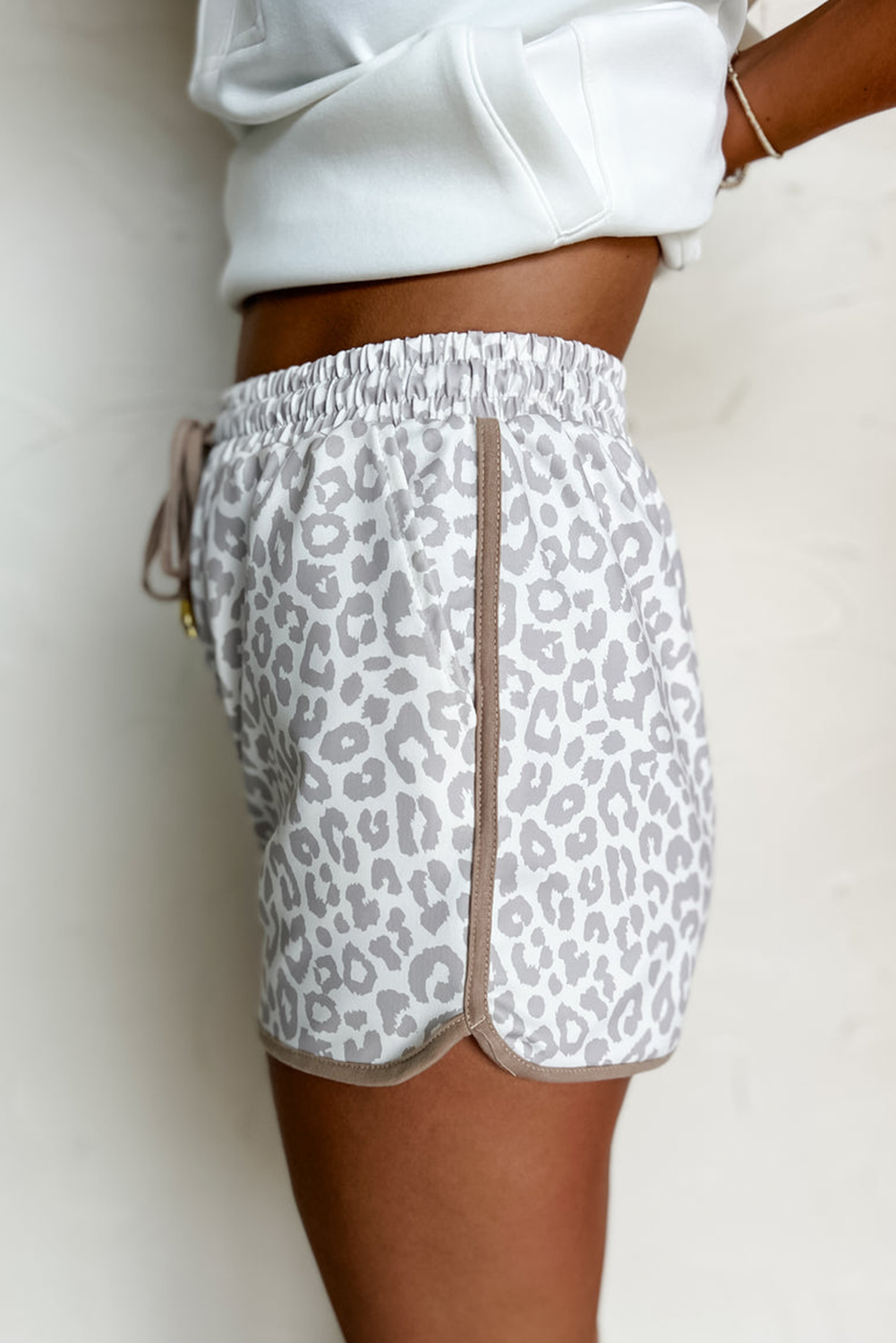 Leopard Contrast Trim Casual Shorts